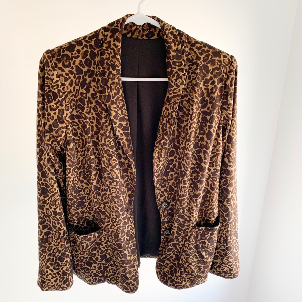 Leopard print blazer